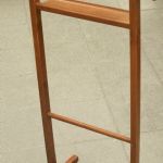 802 3260 VALET STAND